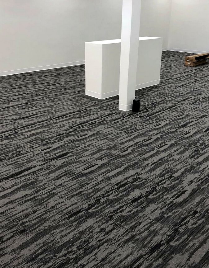 Commercial streaked carpet tiles