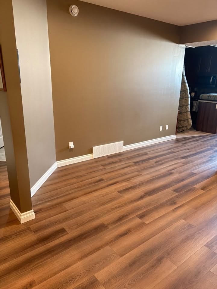 Living area · walnut vinyl click