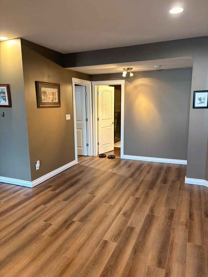 Walnut vinyl click living room floor